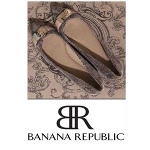 Banana Republic Flats